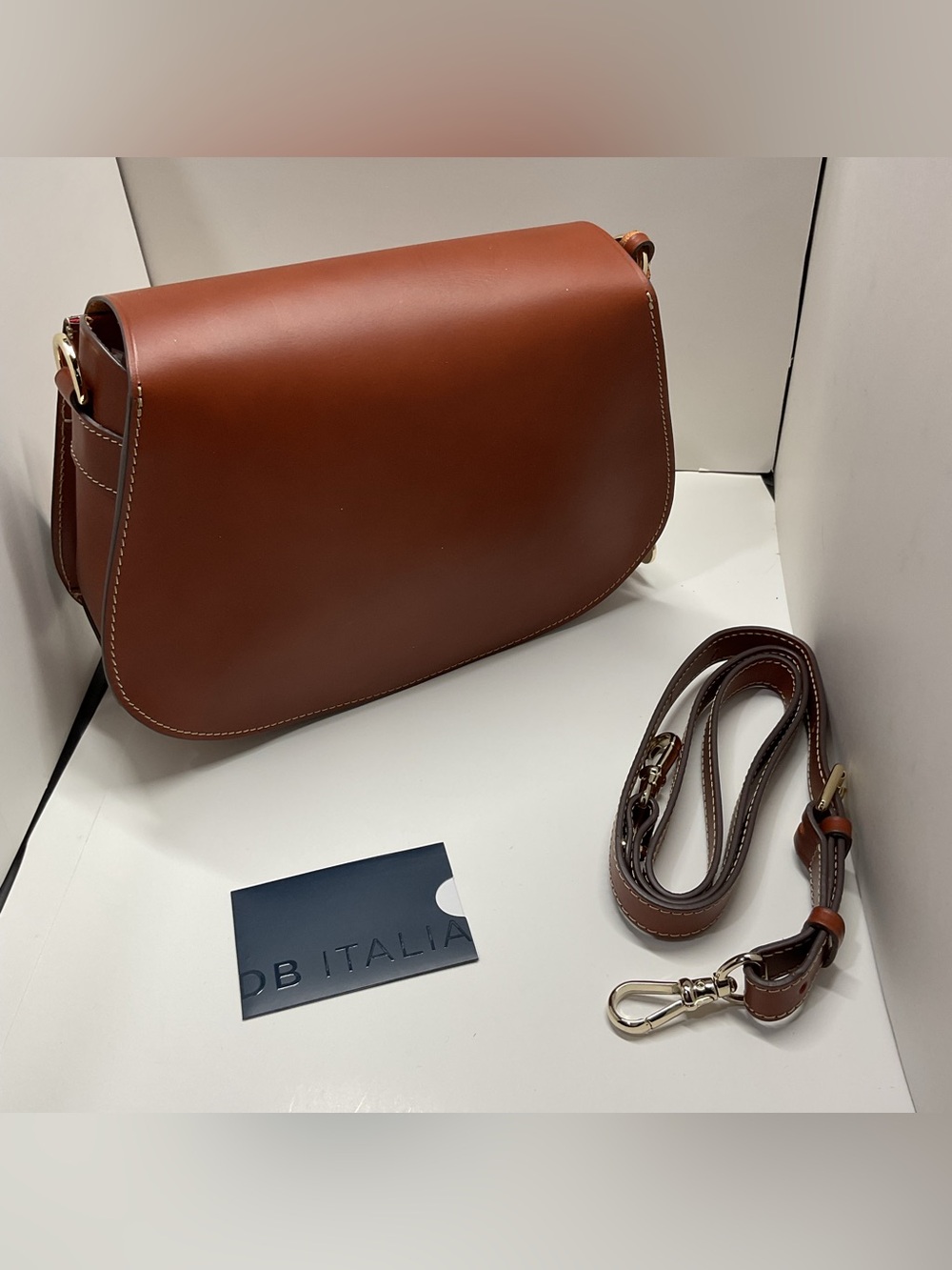 Dooney and Bourke Alto Leather Brown Leather Saddle Bag with Detachable Strap - Picture 2 of 6